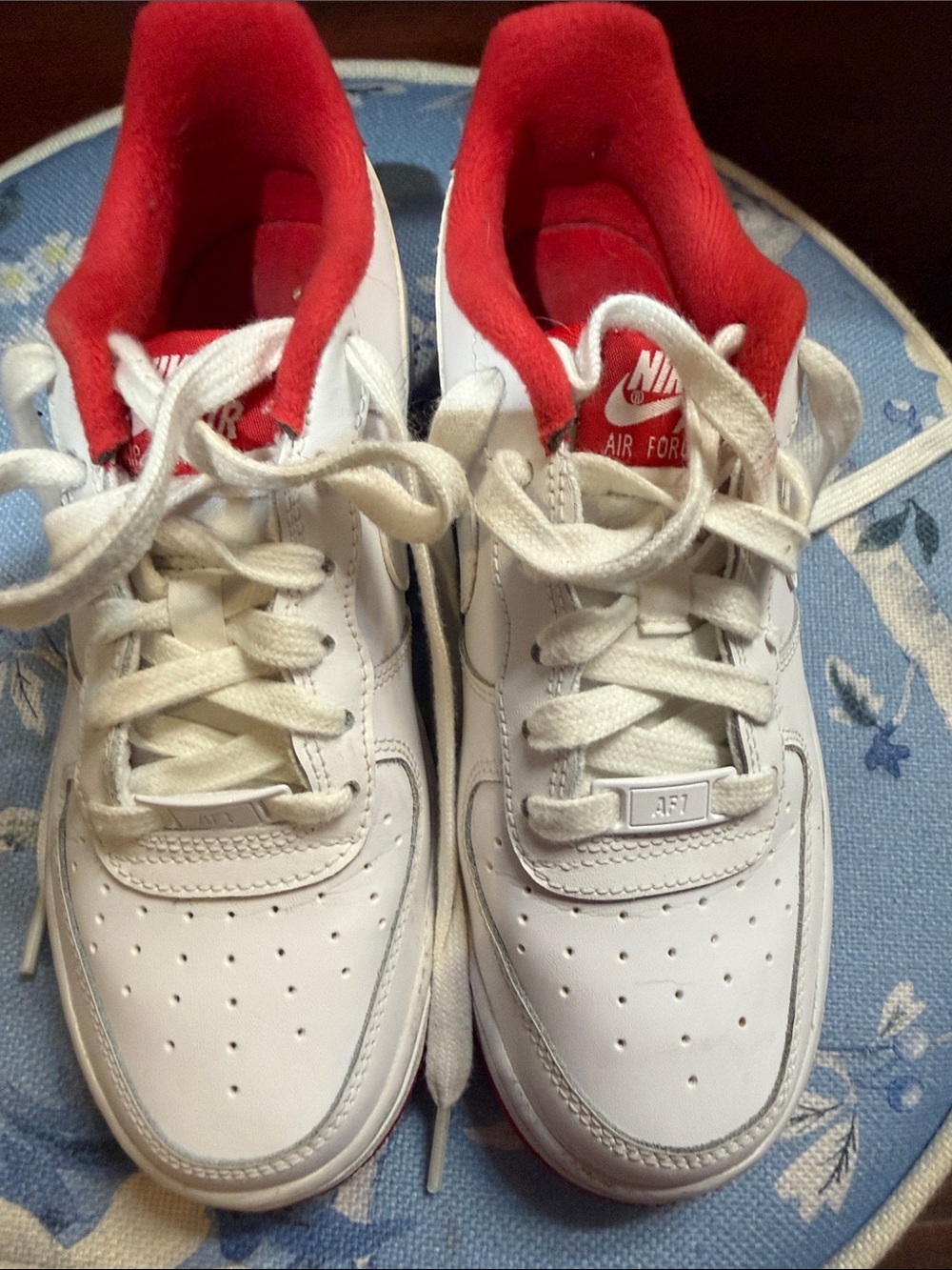 Nike Kids White and Red Low-Top Sneakers